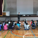【八王子市立第四小学校】ユニバーサルデザイン出前授業を実施